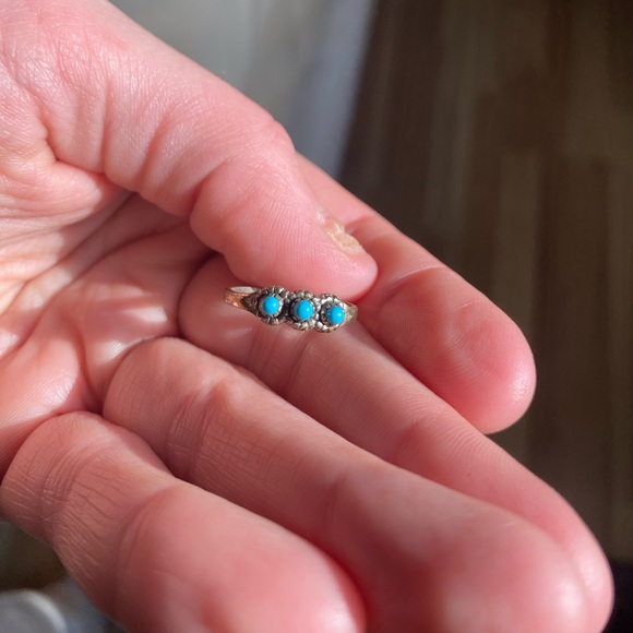 Ring - Picture 2 of 4